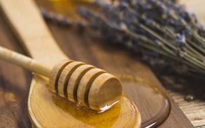 Miel de Romarin : Un miel doux, sain et plein de bienfaits